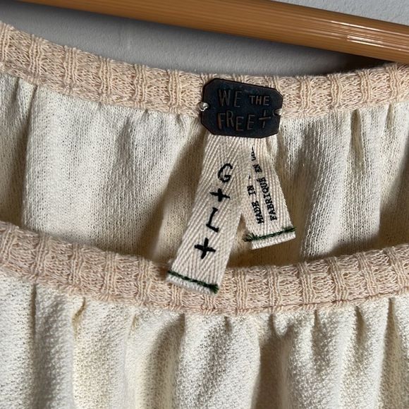 Free People puff sleeve top - Picture 5 of 9